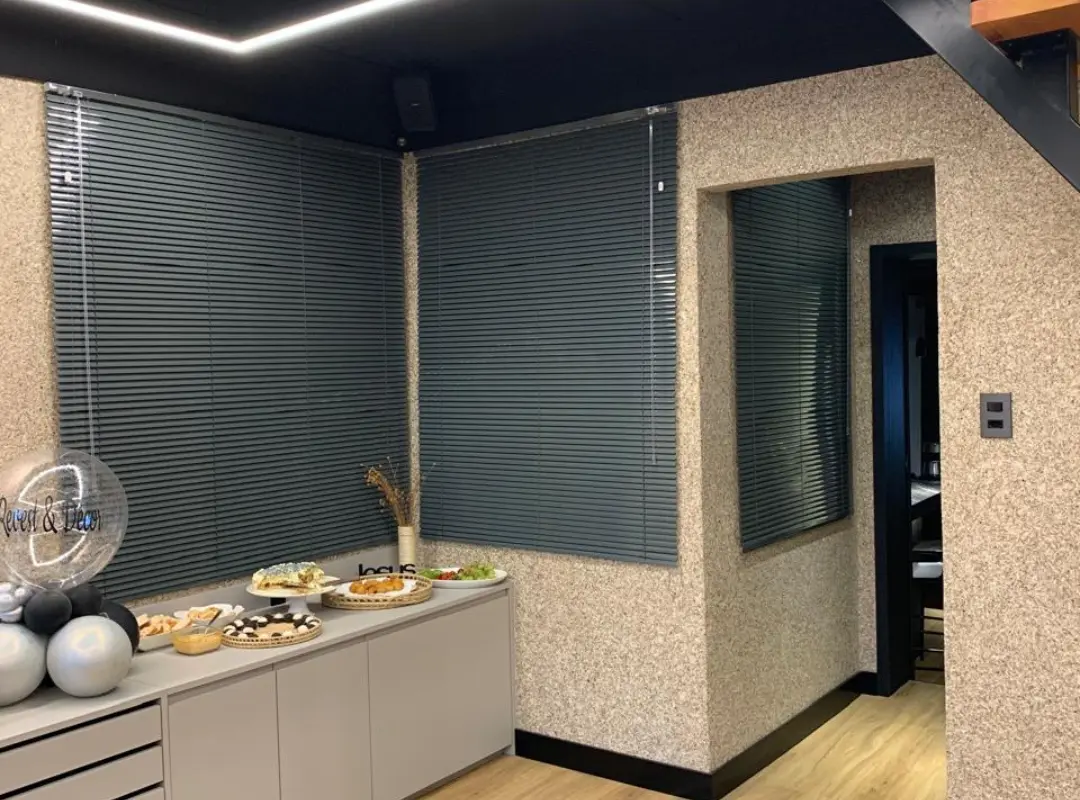 Cortinas e persianas sob medida instaladas pela Artmari Decor em Barra Velha SC